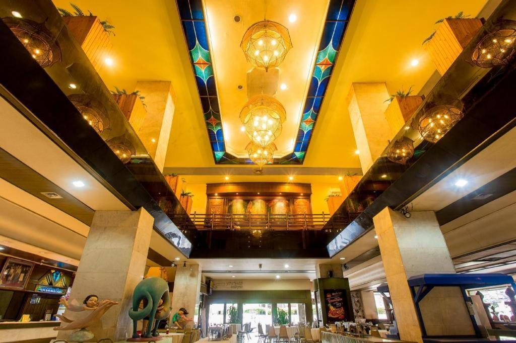 Pailyn Phitsanulok Hotel Exteriör bild