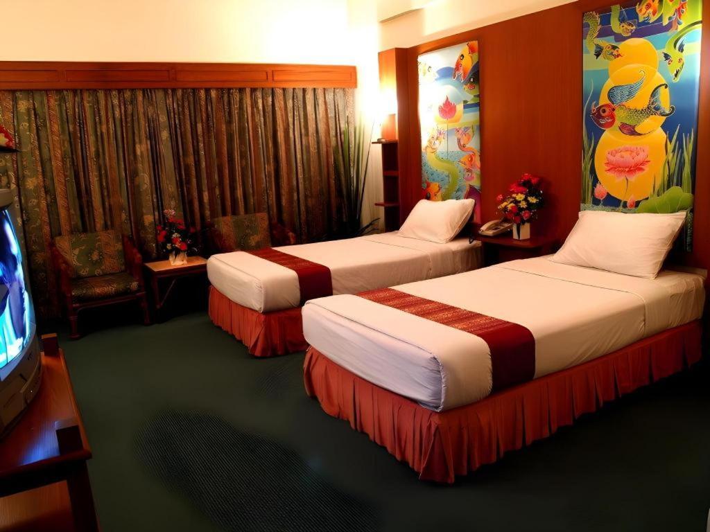 Pailyn Phitsanulok Hotel Exteriör bild