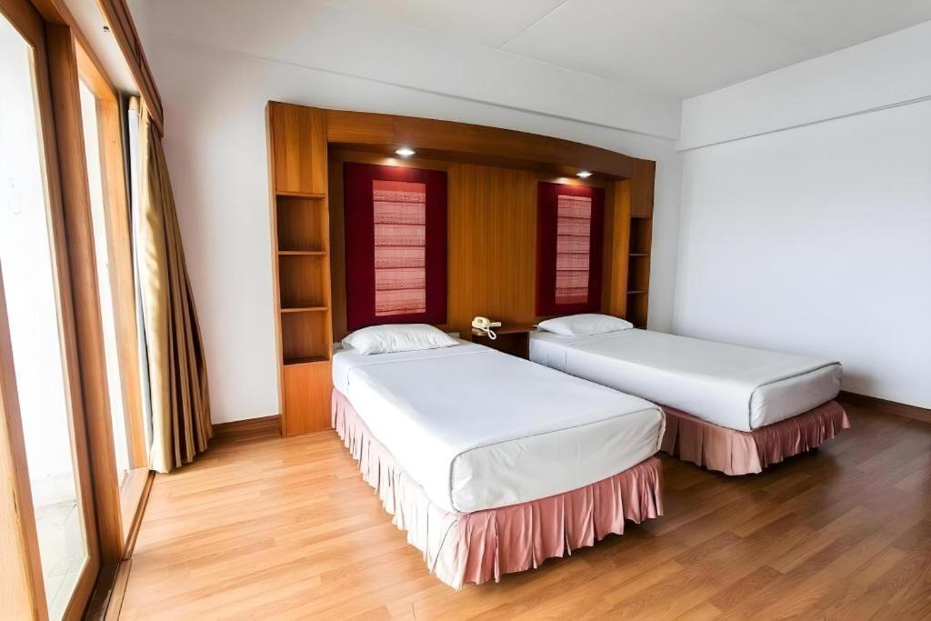 Pailyn Phitsanulok Hotel Exteriör bild