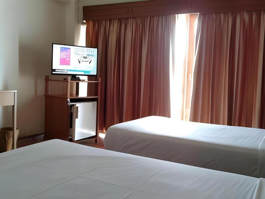 Pailyn Phitsanulok Hotel Exteriör bild