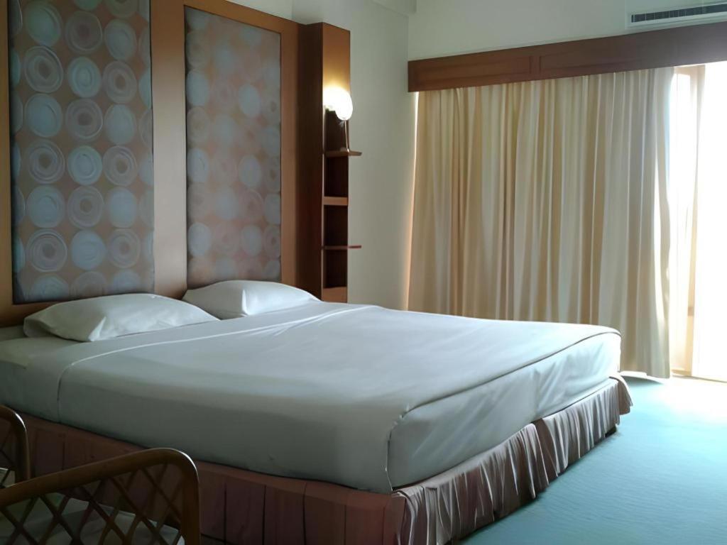 Pailyn Phitsanulok Hotel Exteriör bild
