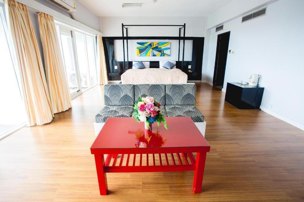 Pailyn Phitsanulok Hotel Exteriör bild