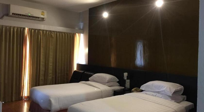 Pailyn Phitsanulok Hotel Exteriör bild