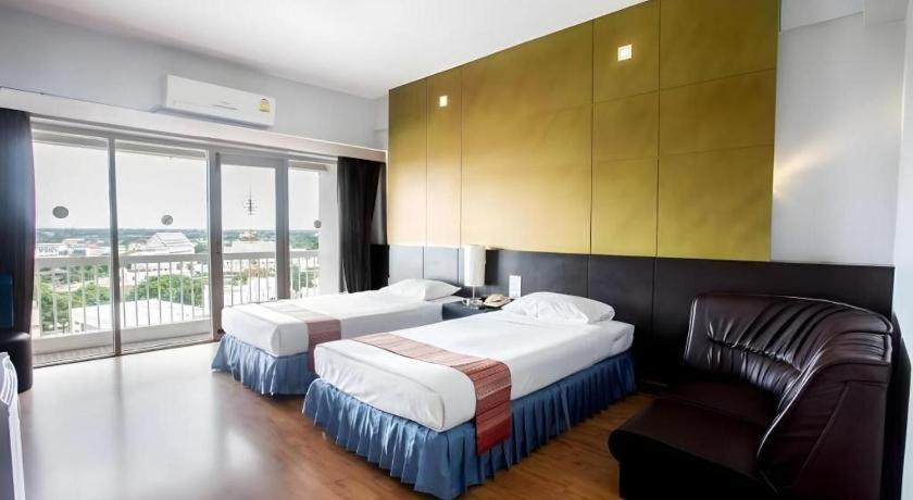 Pailyn Phitsanulok Hotel Exteriör bild